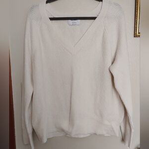 🍀Old Navy V-neck Sweater (L)